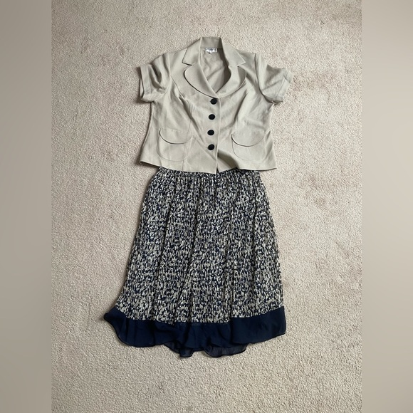 Studio I Stylish Cream Jacket and Navy Skirt Ensemble - Picture 1 of 2